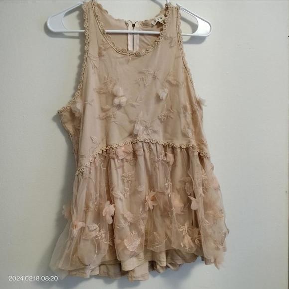 POL Tops - POL size Medium Butterfly Tulle Overlay Sleeveless Top Romantic Flirty Peach